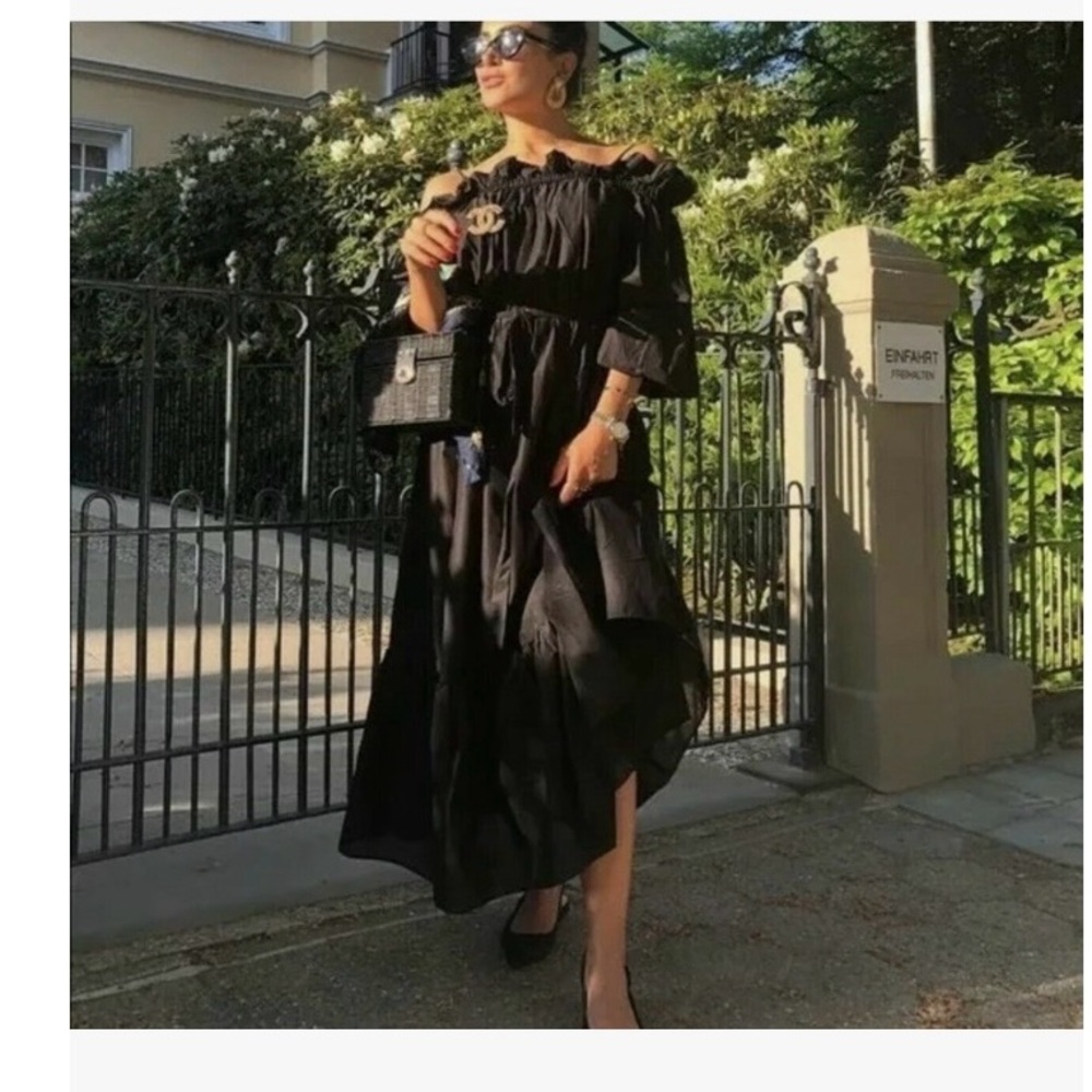 H&M Black Long Sleeve Off-Shoulder Dress